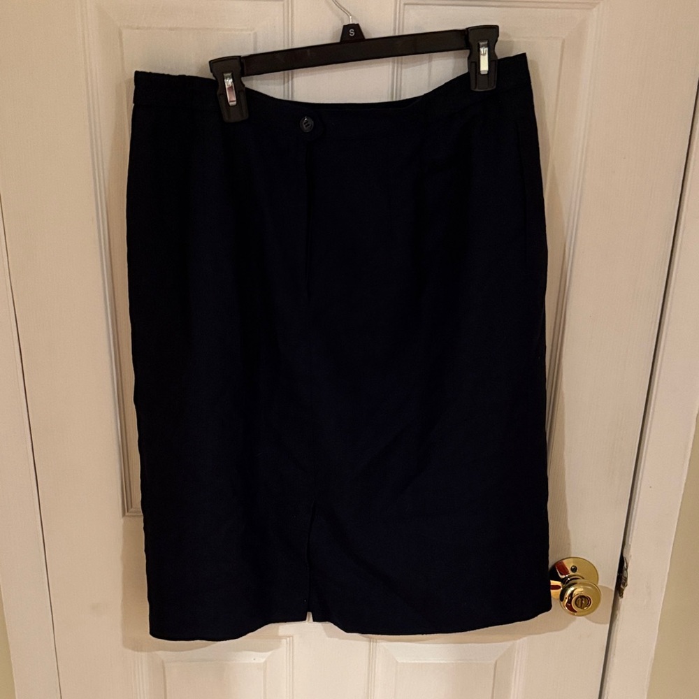 Women’s Professional Business Style Worthington Black Pencil Skirt Plus Size